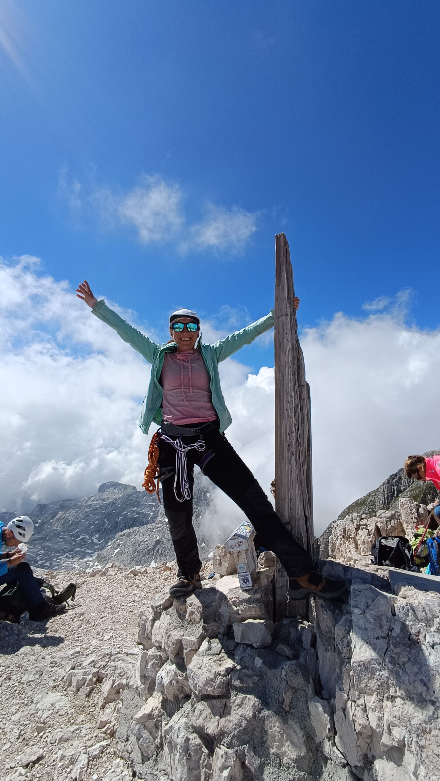 ksandarela hiking giude 05