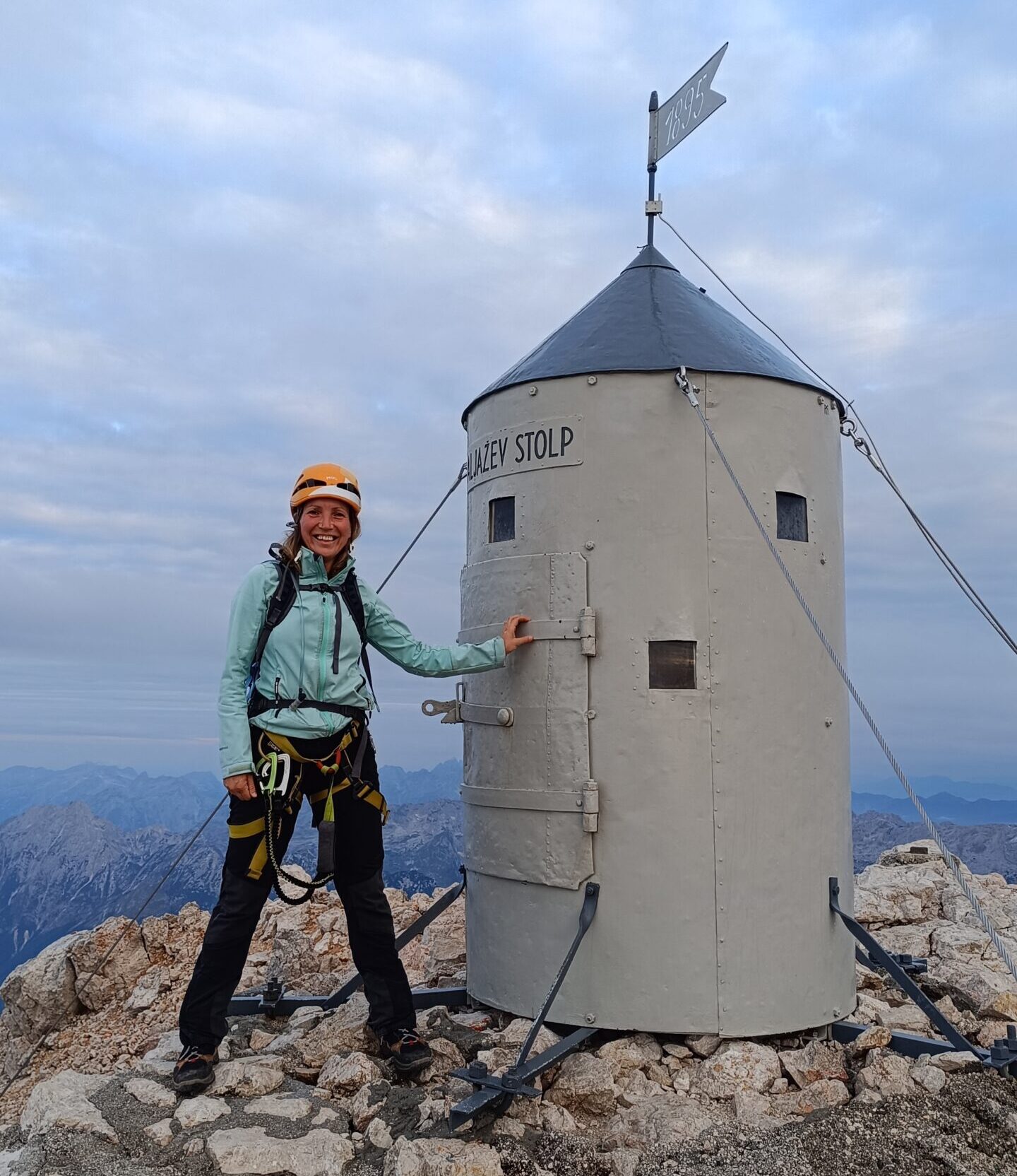 ksandarela hiking giude 06